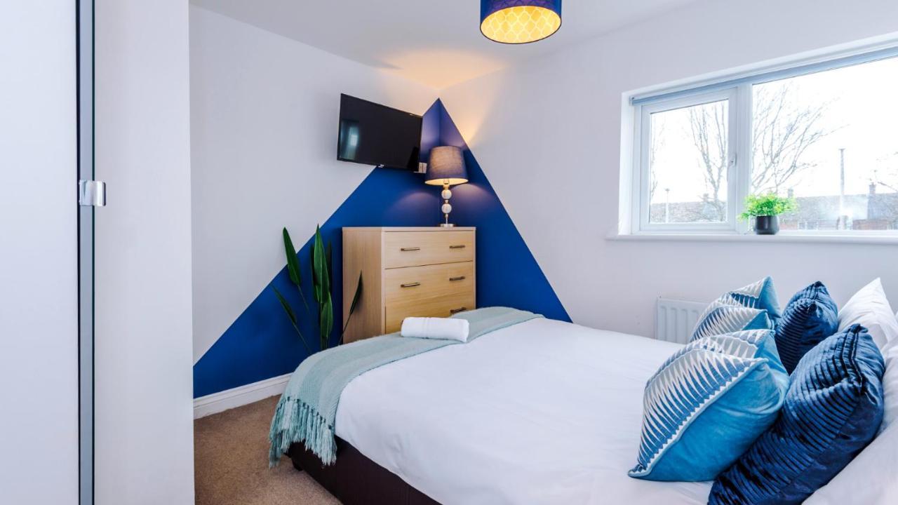Newhall Road - 4 Bedroom Chester - Parking *