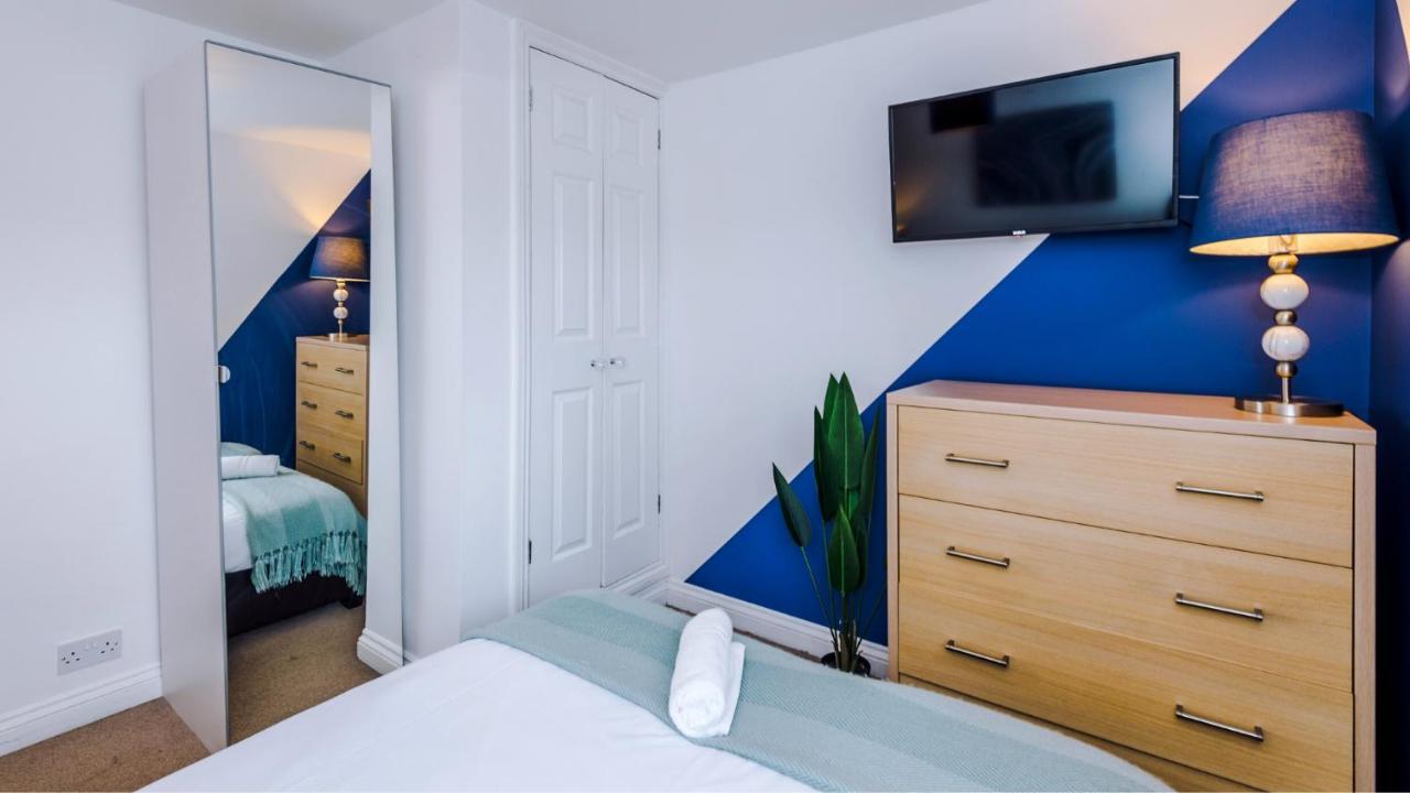 Newhall Road - 4 Bedroom Chester - Parking * Wervin