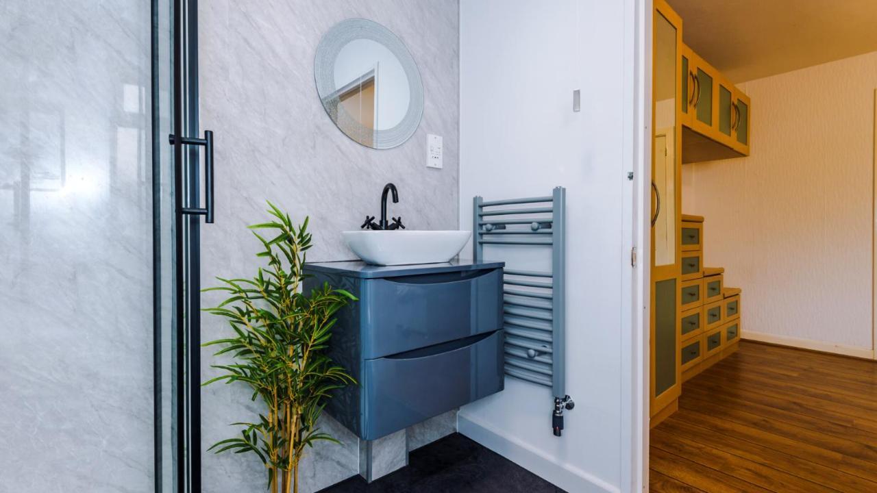 Holiday home Newhall Road - 4 Bedroom Chester - Parking *