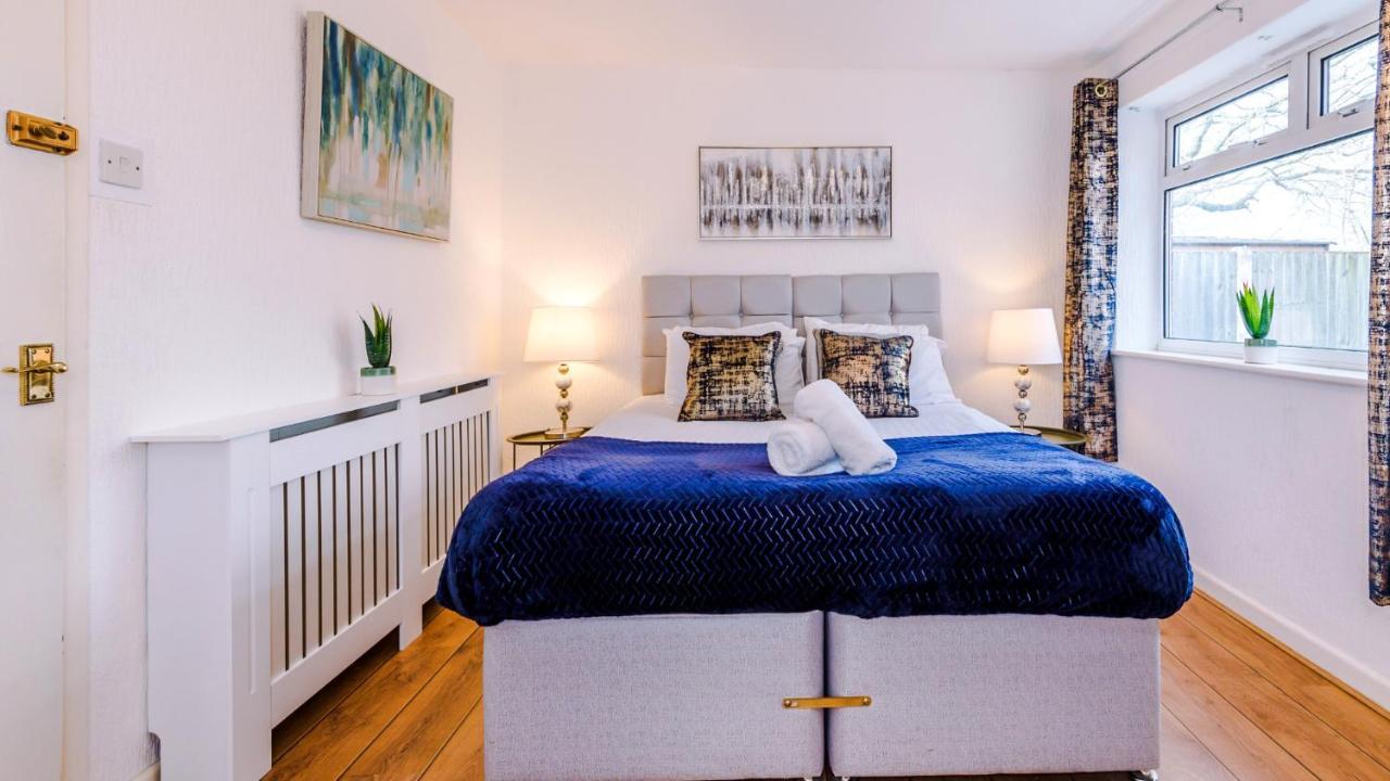 Newhall Road - 4 Bedroom Chester - Parking Holiday home